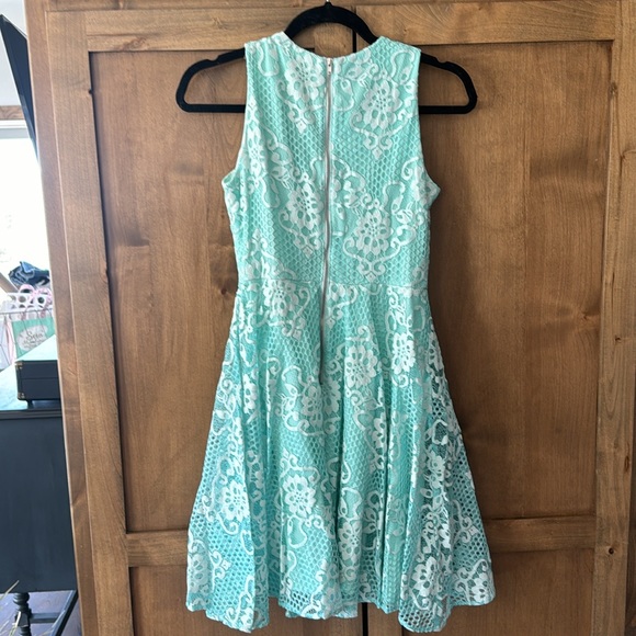 Dannyand Nicole teal blue dress with lace. Size 2P - Picture 6 of 10